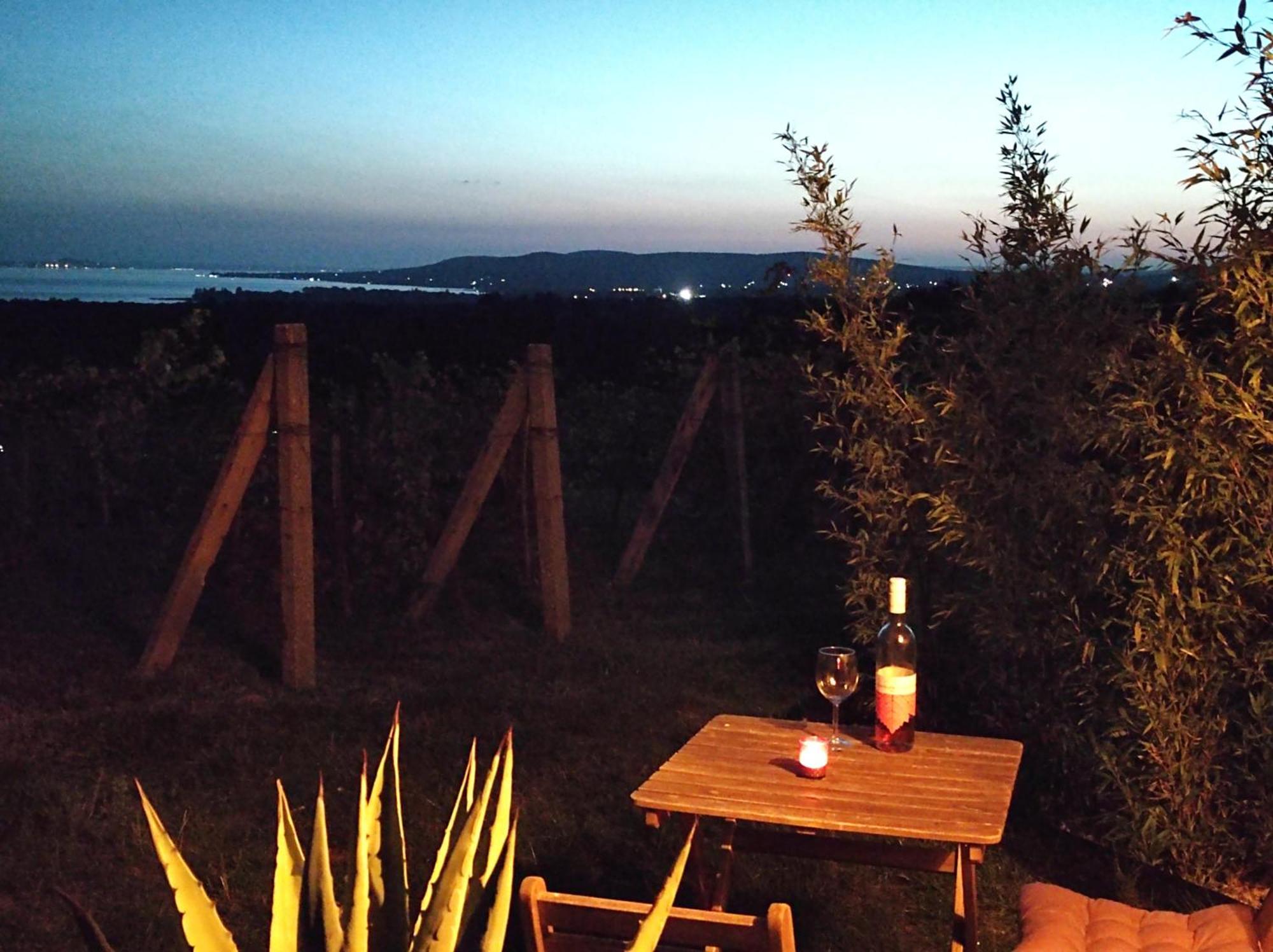 Napraszallas Vendeghaz Balatonakali Exterior foto