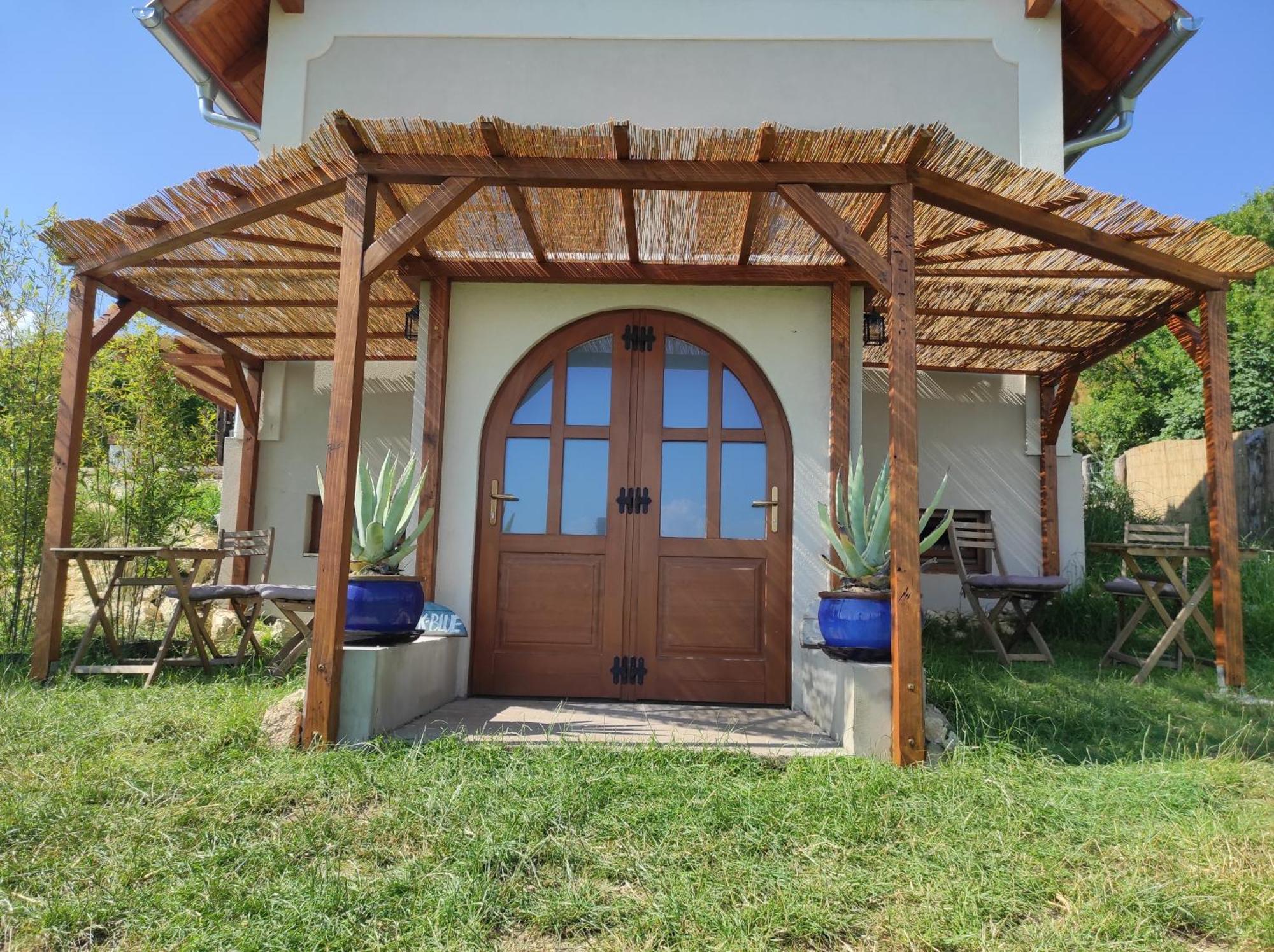 Napraszallas Vendeghaz Balatonakali Exterior foto